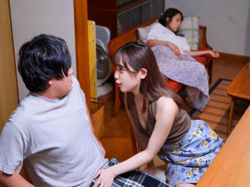 Kakak ipar yang mabuk mencoba meniduri saudara iparnya yang masih remaja